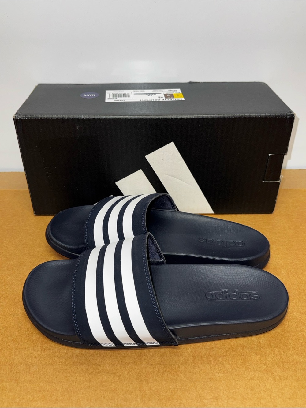 ADIDAS Adilette Comfort Unisex NAVY Stripe Slides Men’s 7, like new